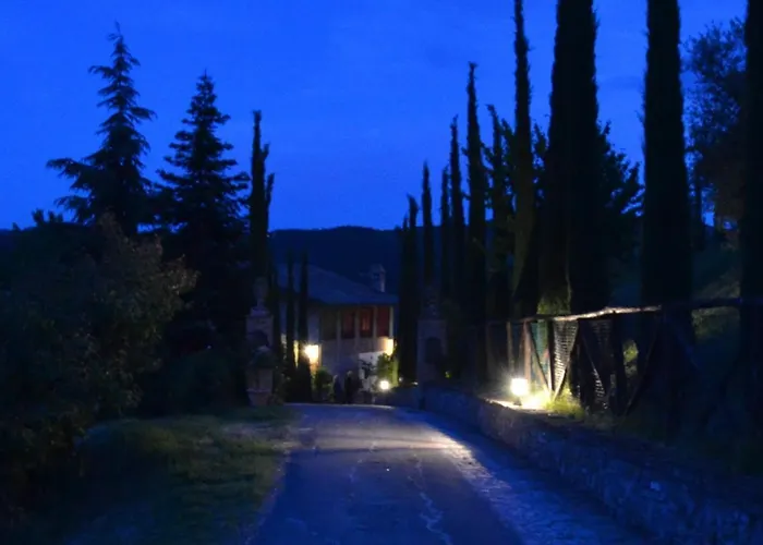 La Buca Летний дом Castello di Serravalle