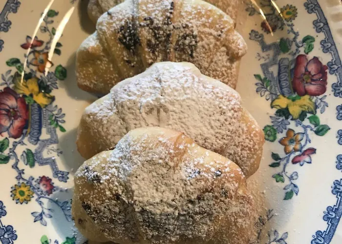 カントリーハウス ラ ブカ Castello di Serravalle